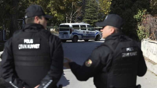 В Турции столкнулись туристический и полицейский автобусы