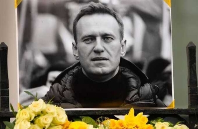 На Борисовском кладбище продолжается прощание с Алексеем Навальным